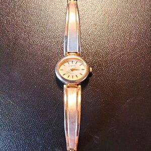 🐰🎉Vintage Rumors Bracelet Watch